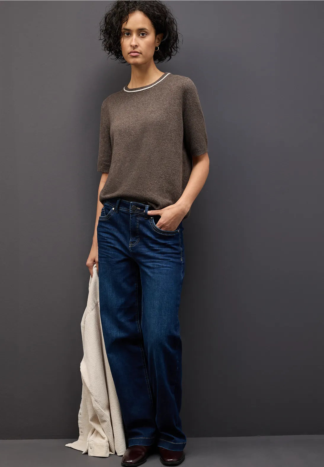 Street One roundneck sweater 303477 i dark nomad brown meleret – kortærmet strik med rund hals