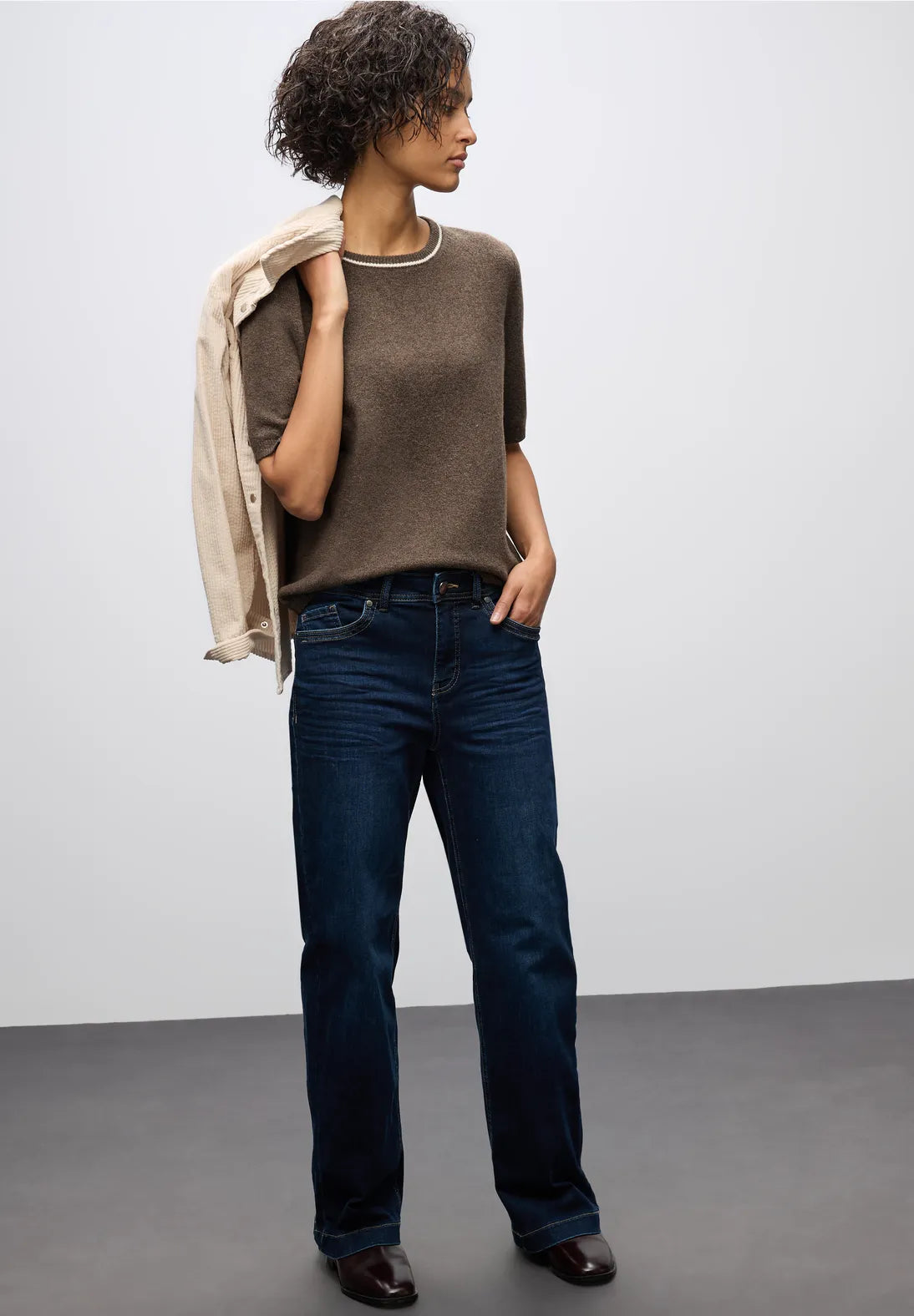 Street One roundneck sweater 303477 i dark nomad brown meleret – kortærmet strik med rund hals