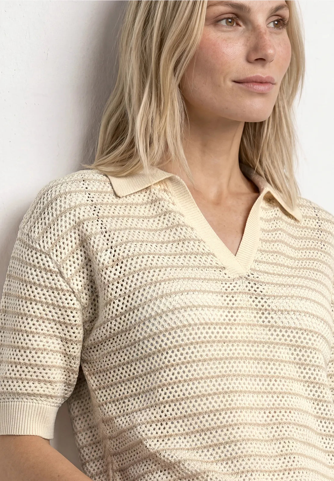 Street One stribet polo strik soft beige med korte ærmer dame