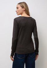 Street One Basic Shiny Shirt 324180 i dark brown med knaplukning og shiny finish