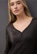 Street One Basic Shiny Shirt 324180 i dark brown med knaplukning og shiny finish