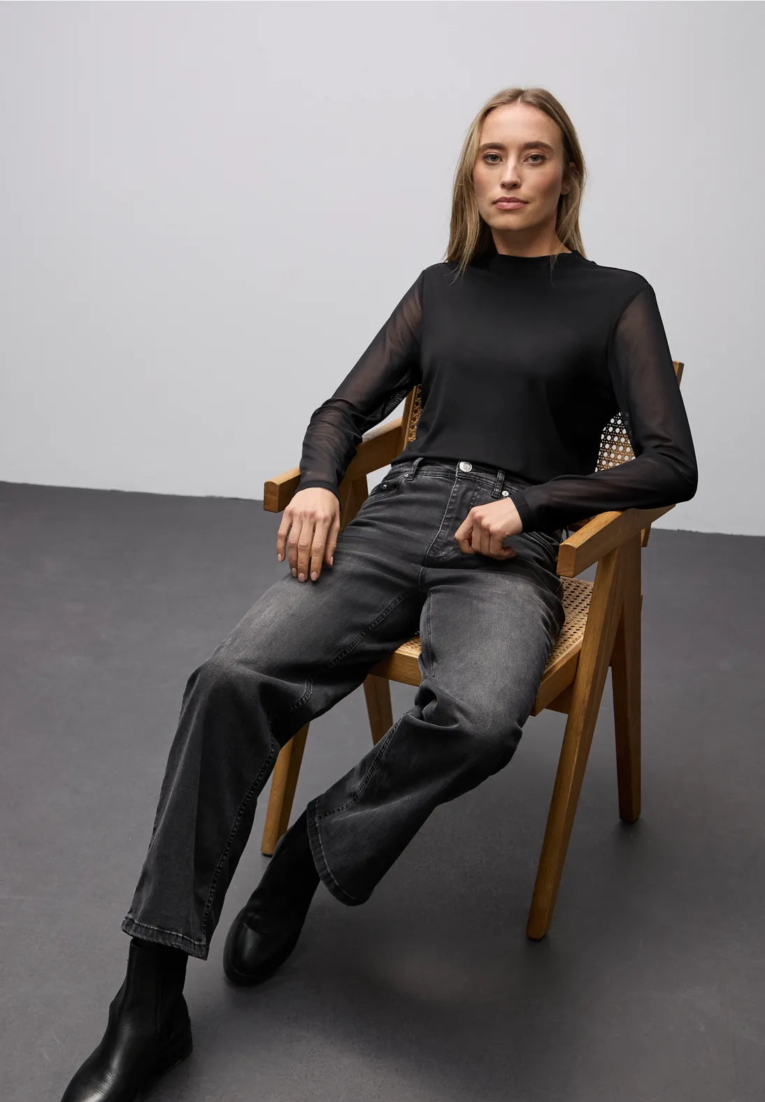 Street One Mesh Turtle Neck Shirt – Black (314279) med mesh-ærmer