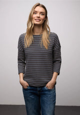 Stribet strik-look bluse i navy fra Street One med U-boat hals