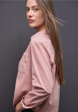Street One 346086 cordbluse i powder pink med skjortekrave, brystlommer og gennemgående knapper