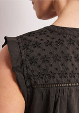 Street One blouse espresso brown med hulmønster