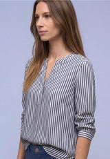 Street One splitneck tunika bluse i shadow blue med striber