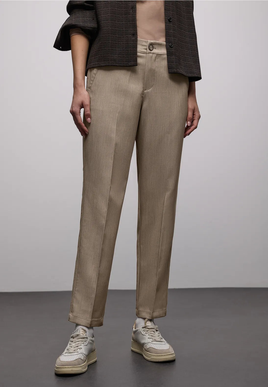 Street One damechino med mid waist, slim legs og sidelommer i Light Terra Mocha