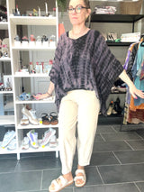 Lombok Poncho Blouse fra Cofur Denmark i bordeaux tie-dye silke