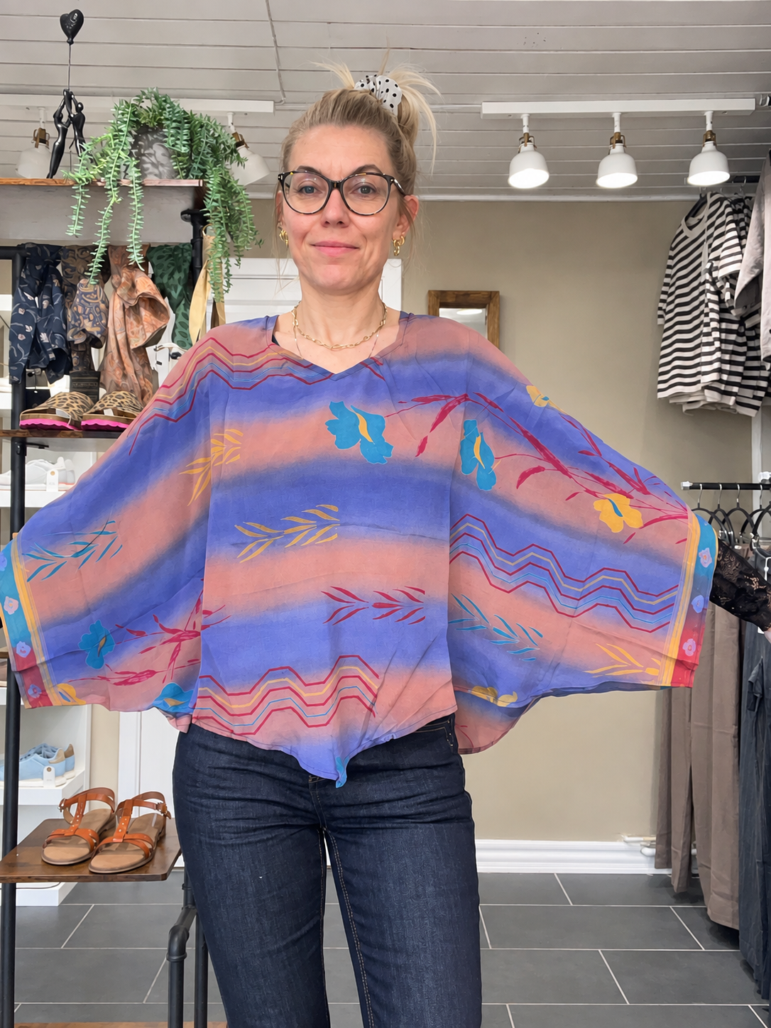 Cofur Poncho Blouse OneSize brun/blå silkebluse i vintage sari-silke