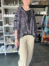 Unik poncho bluse i genanvendt sari silke i bordeaux nuancer