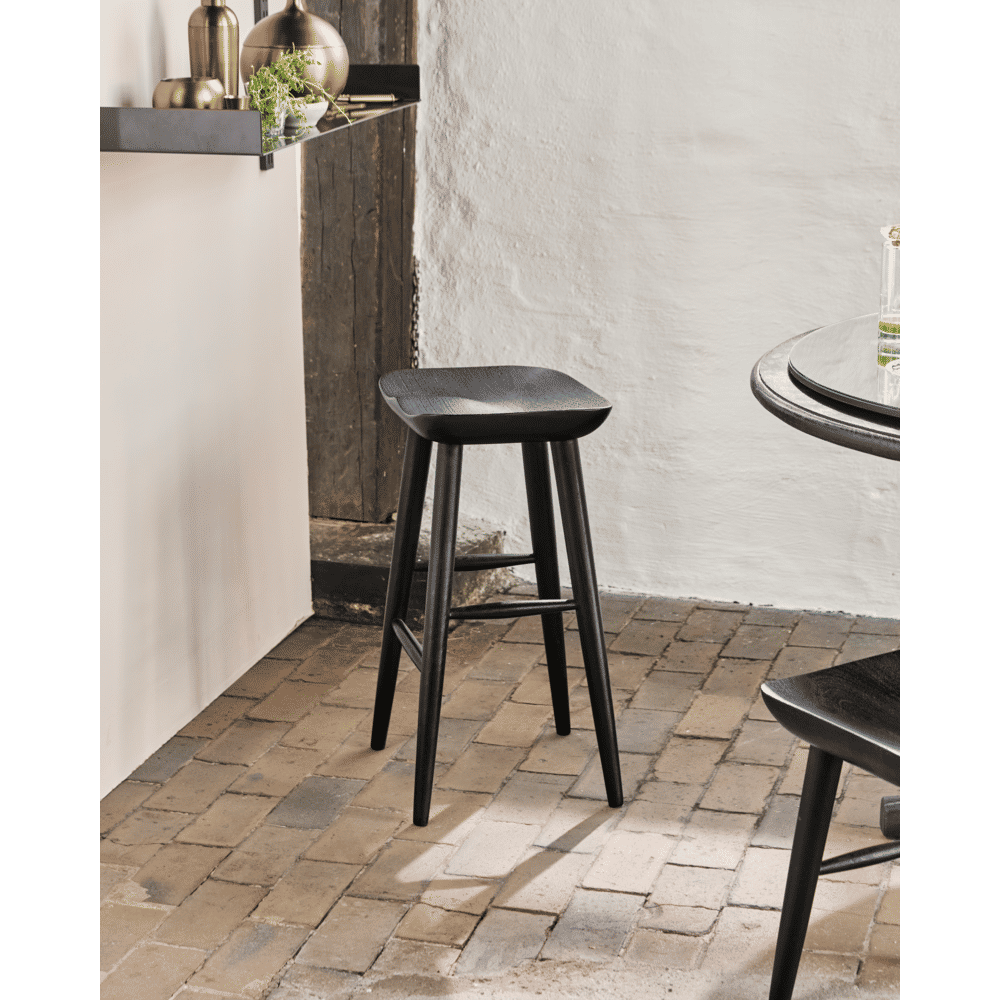 House Doctor Skammel / Barstol – Sort Mangotræ 39 × 33 × 66 cm