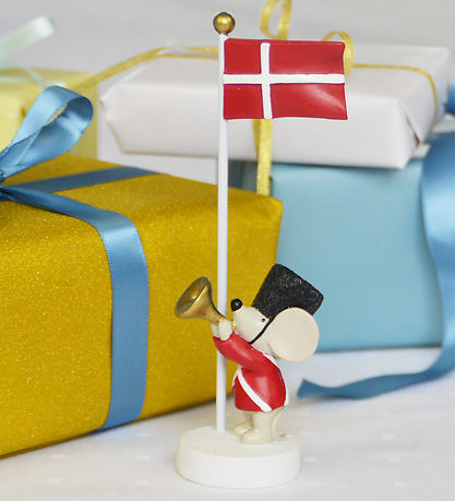 Håndmalet bordflag med dansk flag