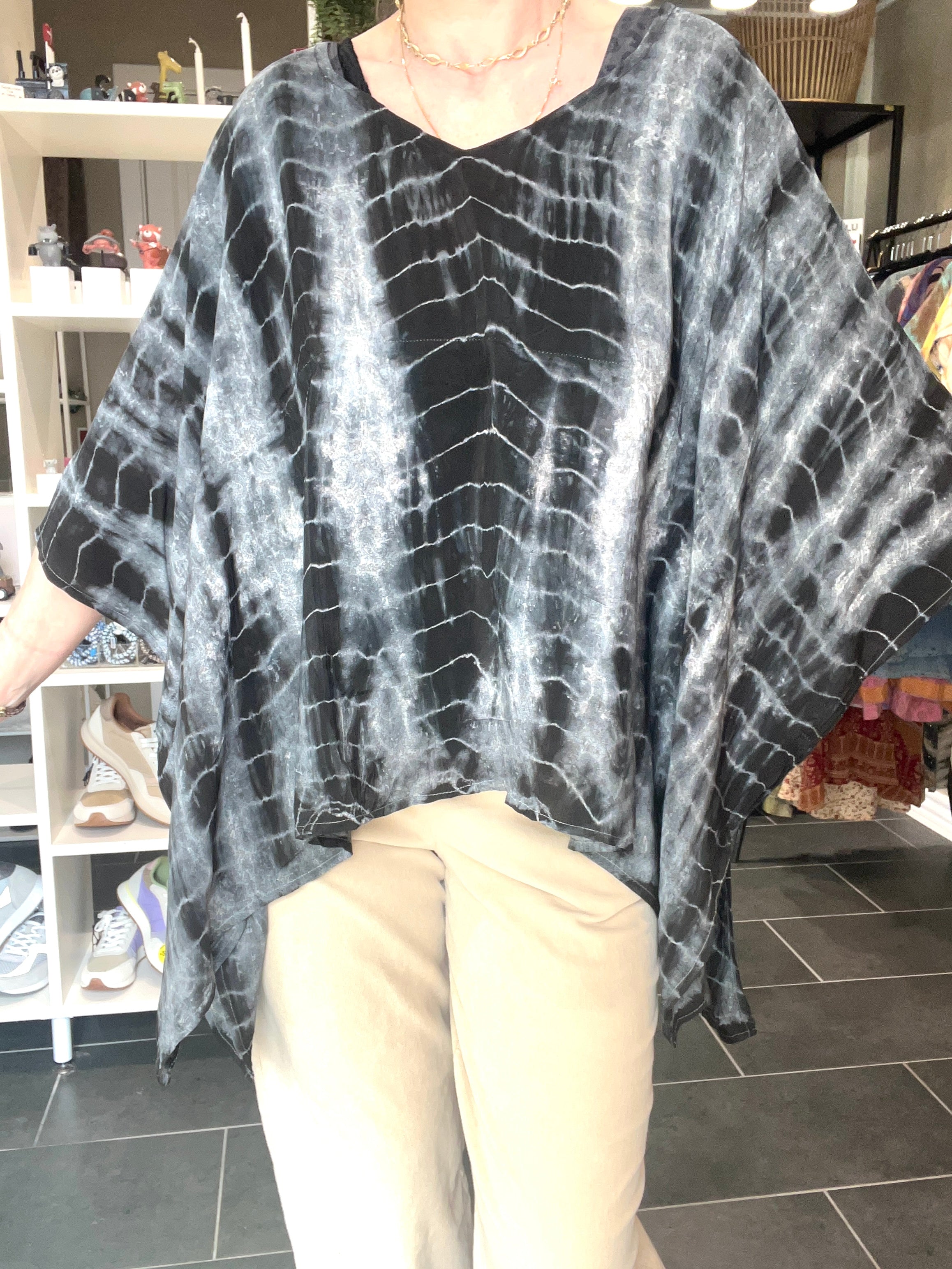 Unik poncho bluse i genanvendt sari silke