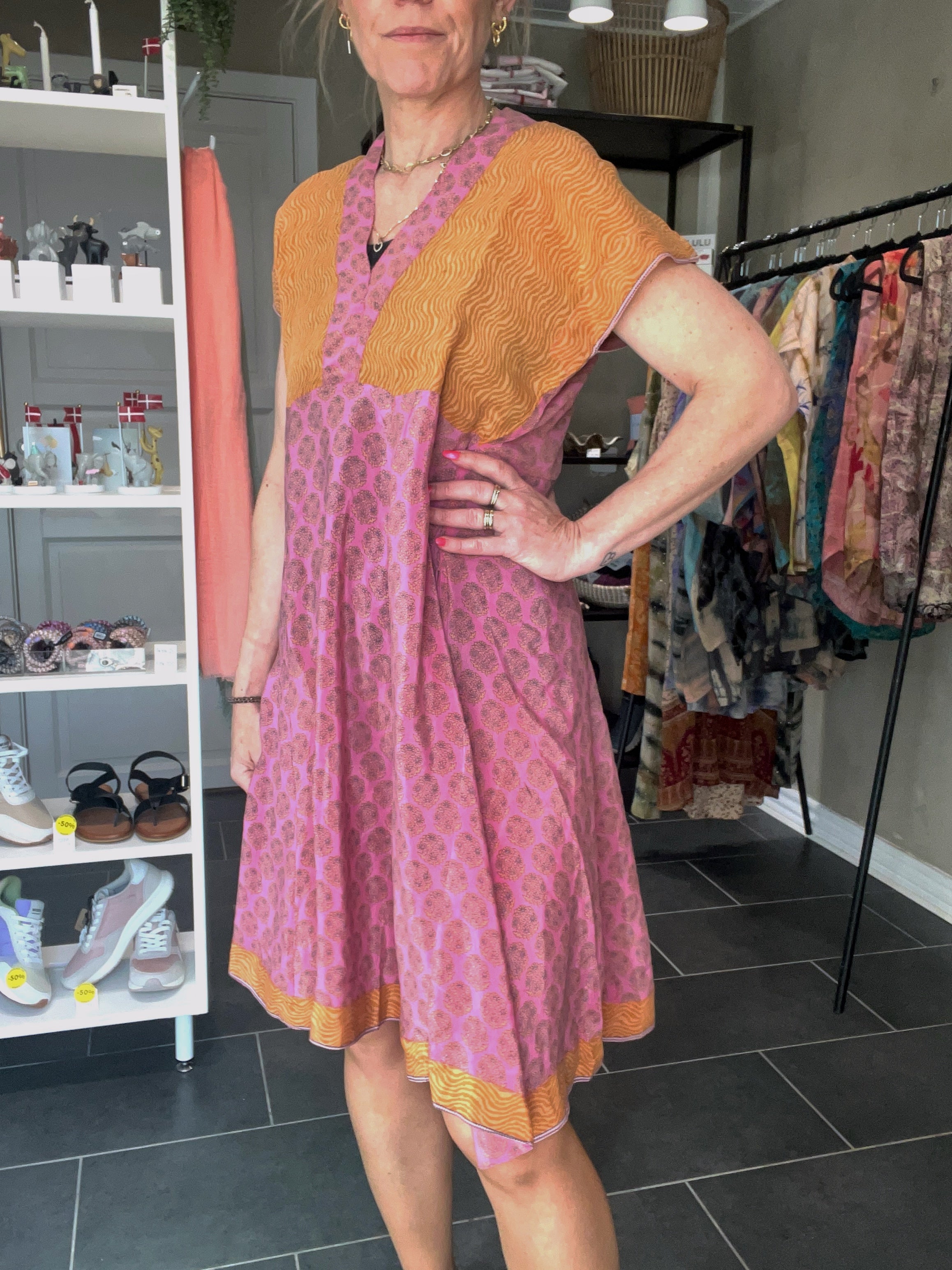 Upcyclet sari silkekjole fra Cofur Denmark