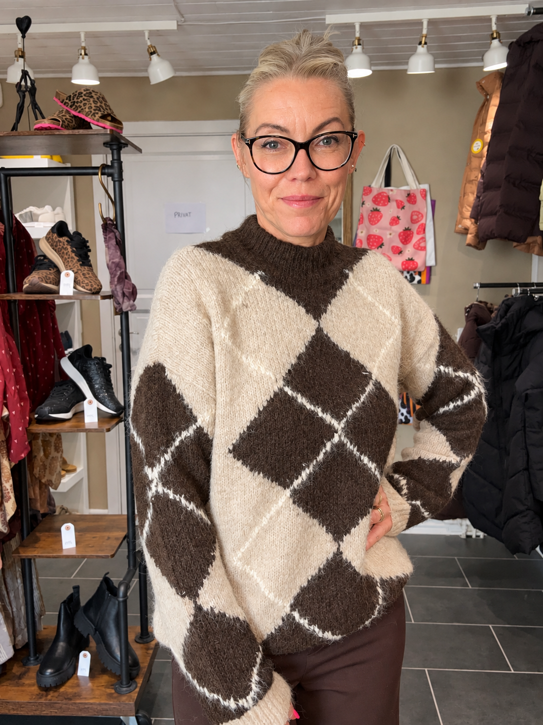 VILA VITORIA HIGH NECK L/S CHECK 14119553 – Coffee Bean/Birch