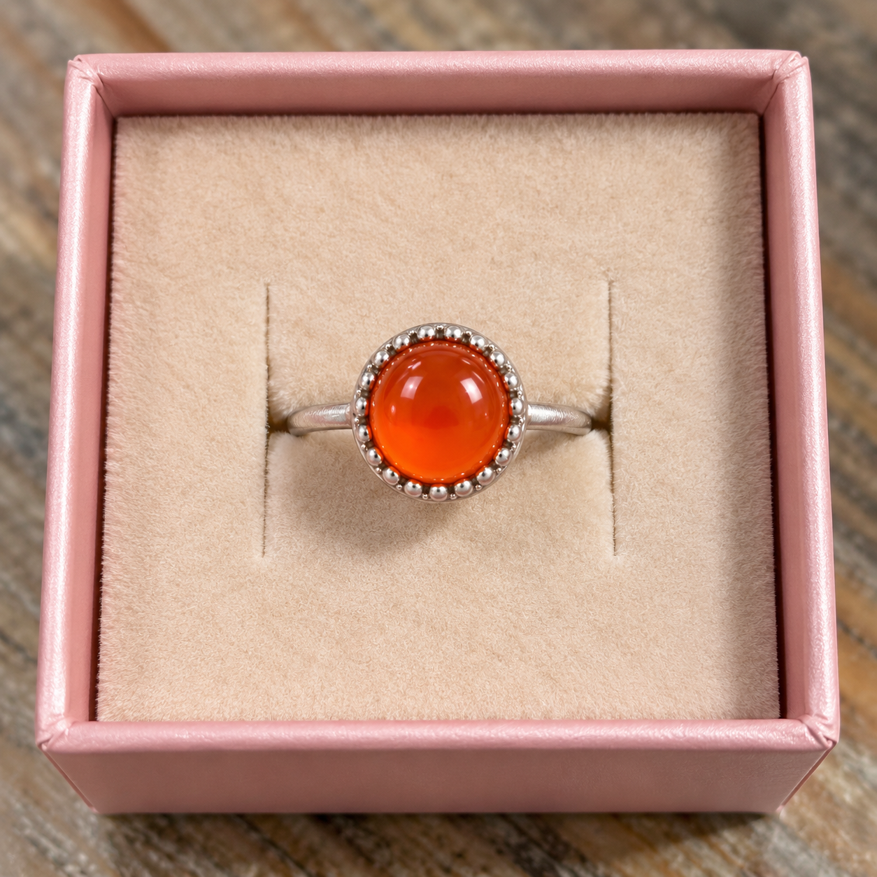 Rhodineret fingerring med ravfarvet sten fra Zefina Denmark