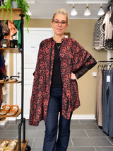 Diva Tunika Onesize – koralfarvet/sort– 100% Genanvendt Silke – Cofur Denmark