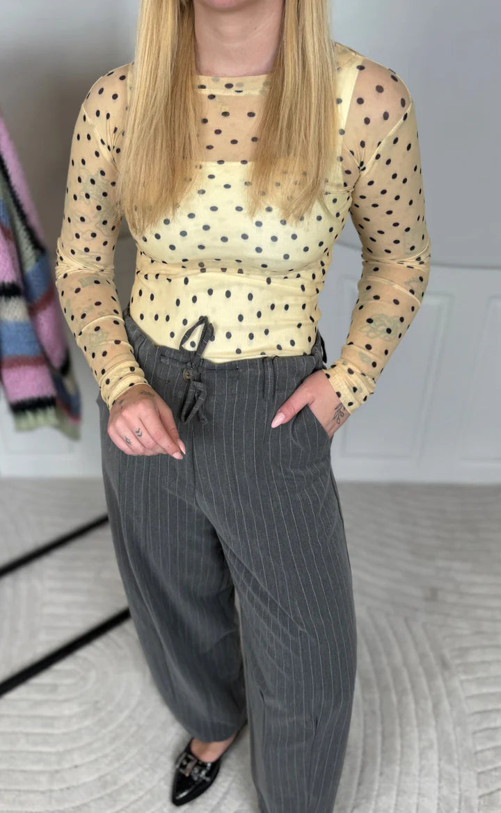 Black Colour Annie bluse yellow dot lag på lag mesh top dame