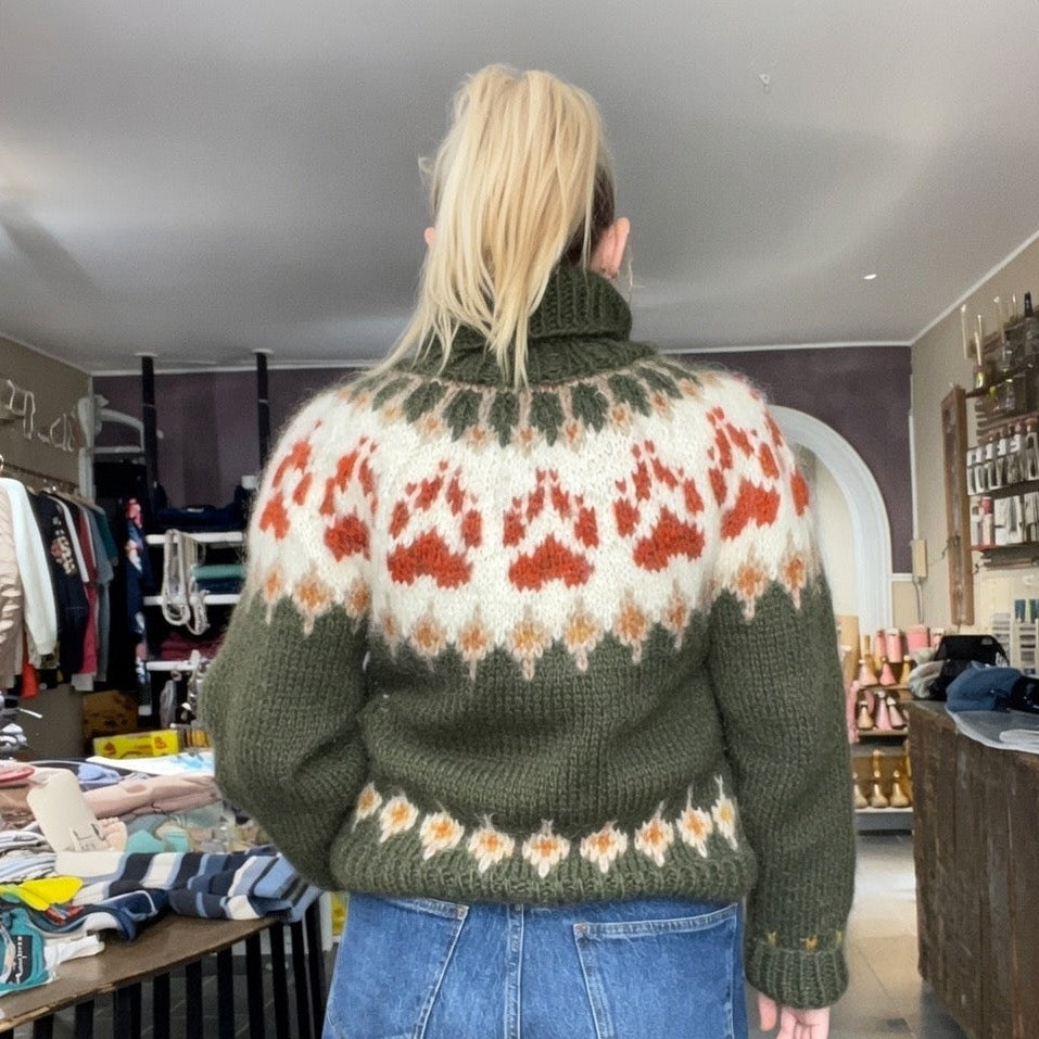 Håndstrikket Balustrik sweater i islandsk uld med pote-mønster