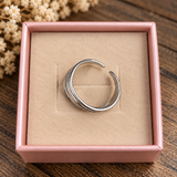 Bred Ring fra Zefina Denmark med flot flettet design