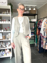 Short Vest Buttons – Hør Vest med Knapper – Timeless Beige – Street One