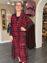 Cofur Goa Kaftan Dress S224 rød tie-dye i genanvendt silke