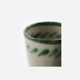 Kaffekrus grøn med håndmalet bladmotiv