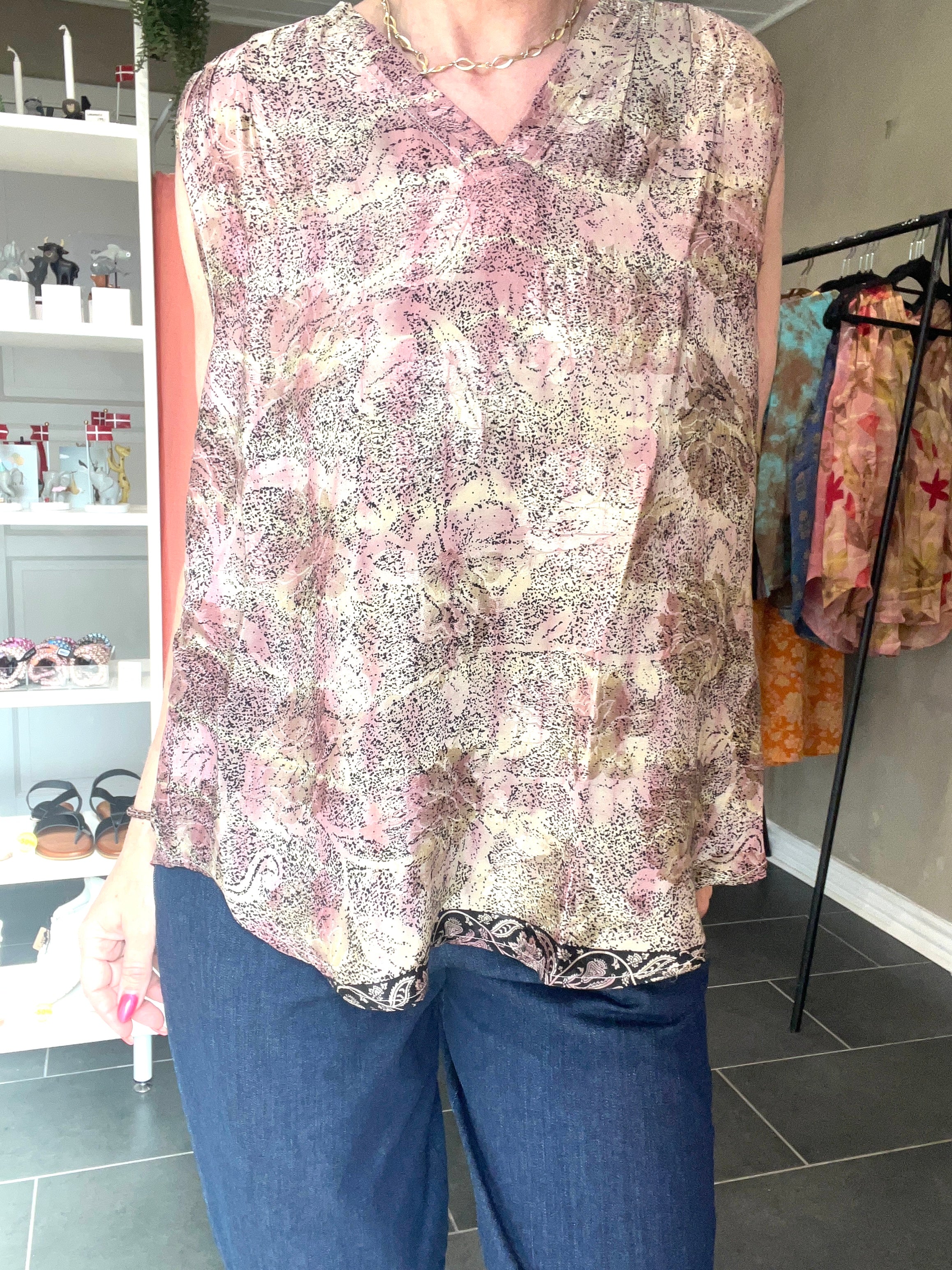 Let sommertop i vintage silke fra Cofur