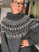 Balustrik unika rullekravesweater i grå sort og hvid norsk uld