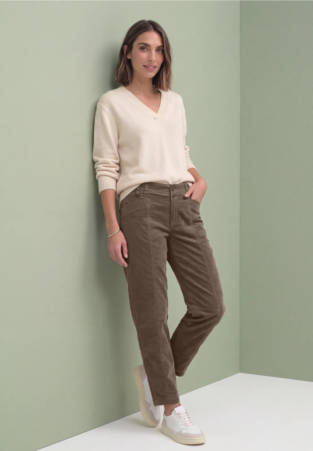 Street One Karlie Barrel bukser i Velvet Mocha fløjl