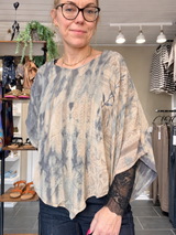 Cofur Denmark grå/beige one-of-a-kind bluse i vintage sari-silke