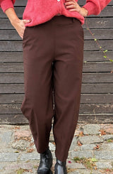 Black Colour Beate Barrel Pant Mocca damebukser