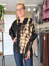 Cofur Denmark sort/beige Diva Blouse i unik genanvendt sari-silke