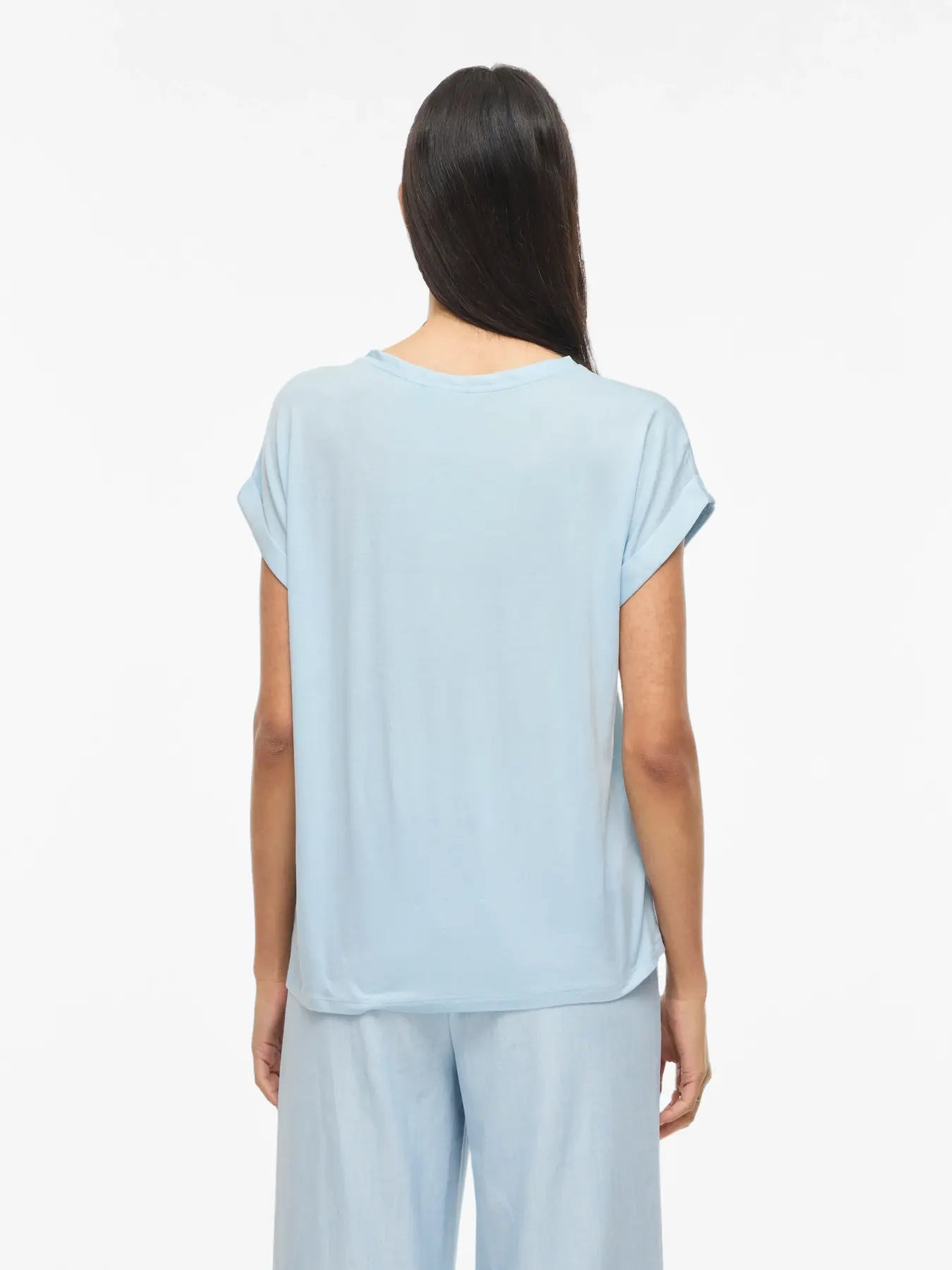 Sommer top i satin med rund hals