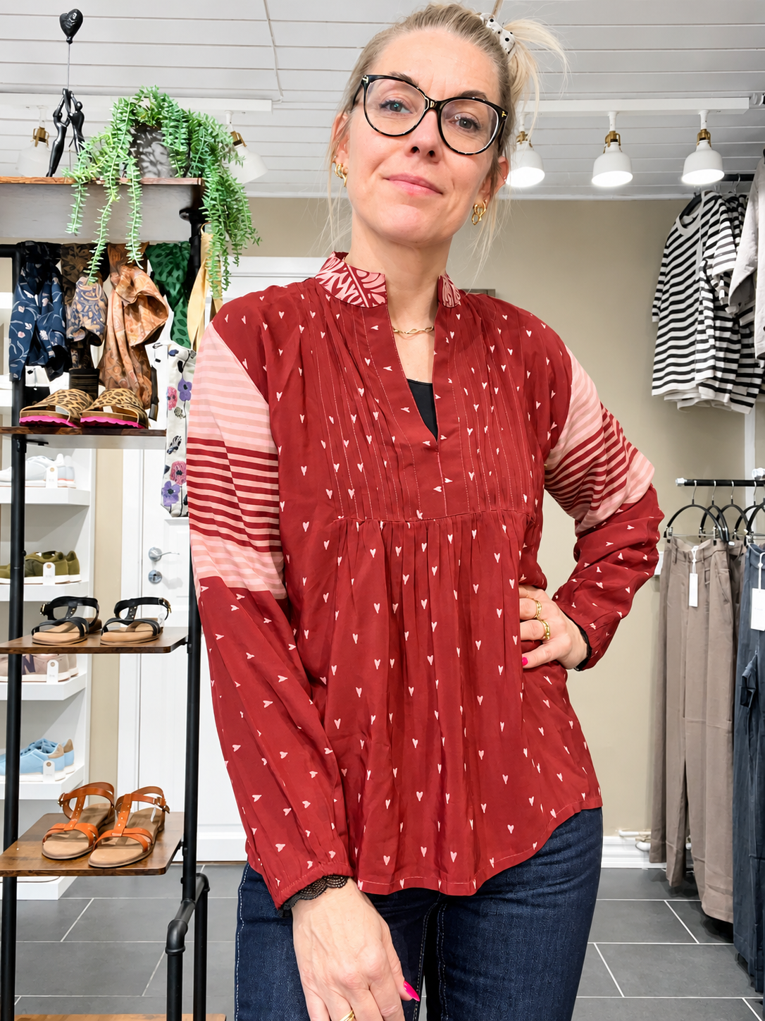 Cofur City Blouse S156 støvet rød i vintage sari-silke S/M