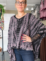 Cofur unika Lombok ponchobluse bordeaux tie-dye i pre-loved vintage silke