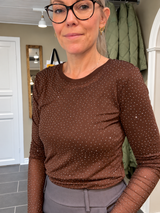 Alexis Coffee meshbluse med similisten fra Black Colour