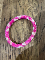 Le Mosch Nepal armbånd – pink, håndlavet roll-on i glasperler