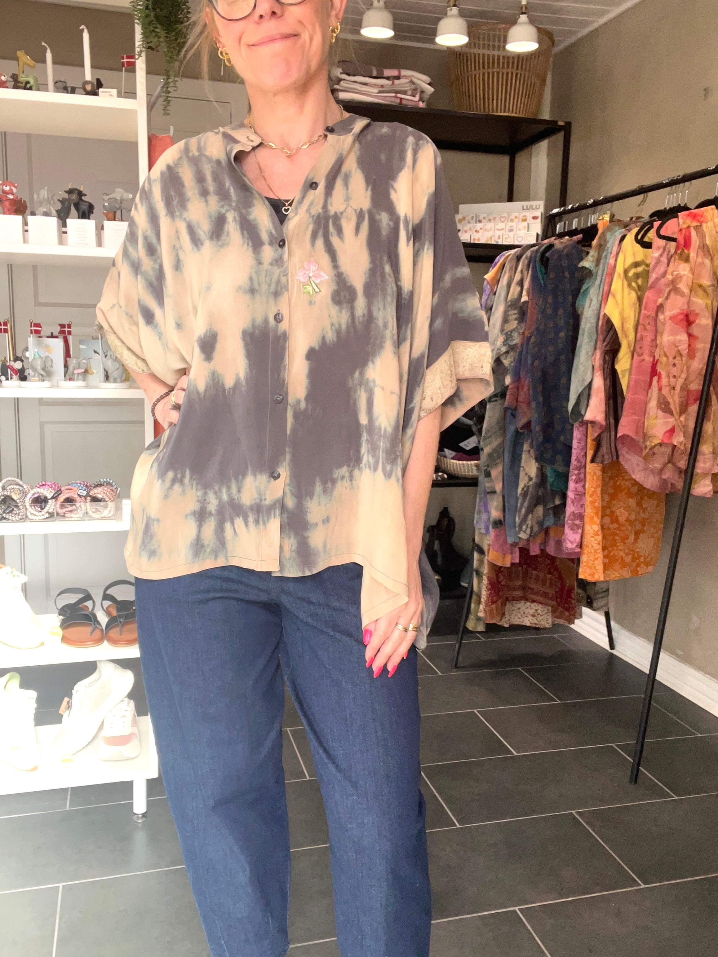Eksklusiv silkebluse i vintage sari silke