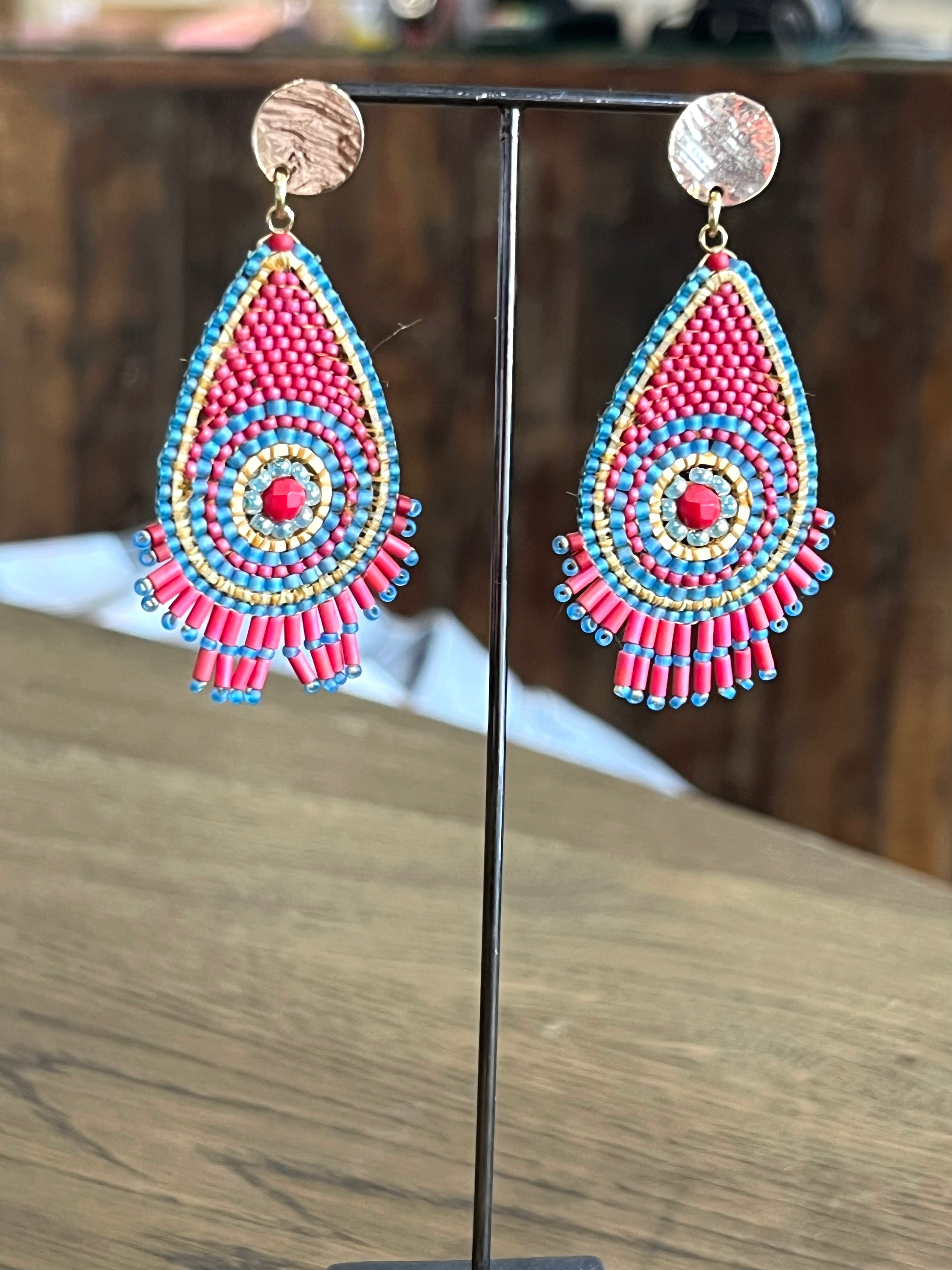 røde perleøreringe fra Maq Jewelry 