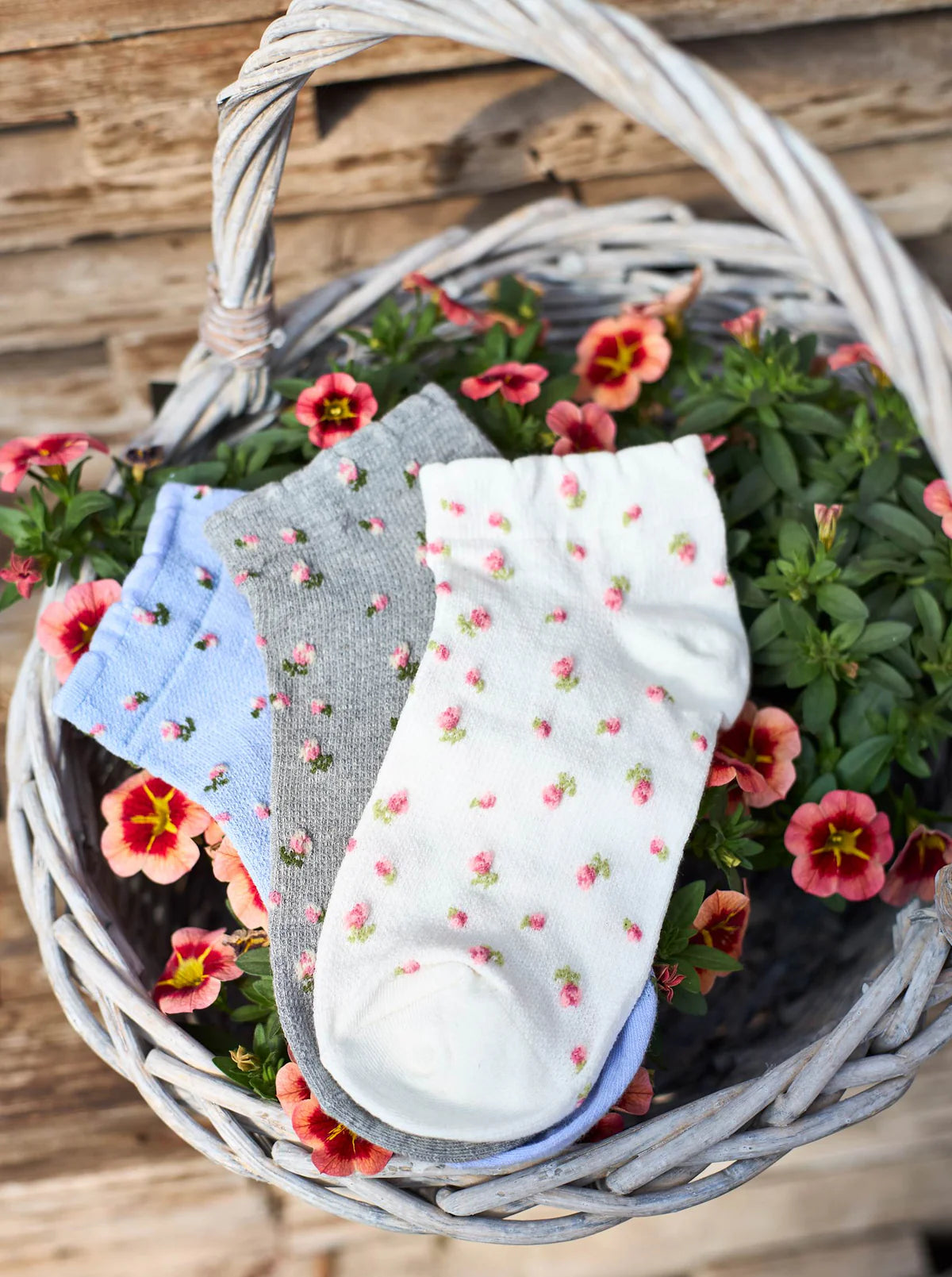 Ankelstrømper med små blomster fra Black Colour