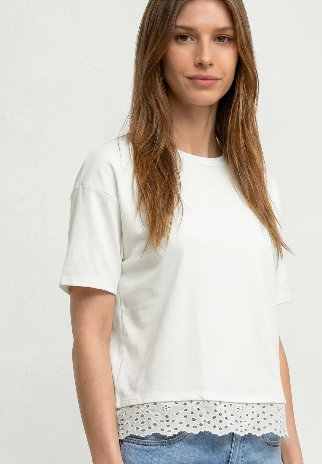 Kortærmet Street One T-shirt med elegante blondedetaljer