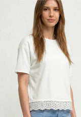 Kortærmet Street One T-shirt med elegante blondedetaljer
