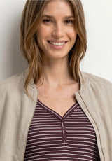 Feminin ribtop i Rustic Rouge til sommergarderoben