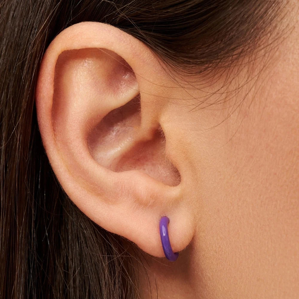 Color Hoop Gold Deep Purple hoop ørering fra Lulu Copenhagen