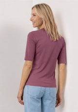 Basic T-shirt i støvet blommefarve fra Street One