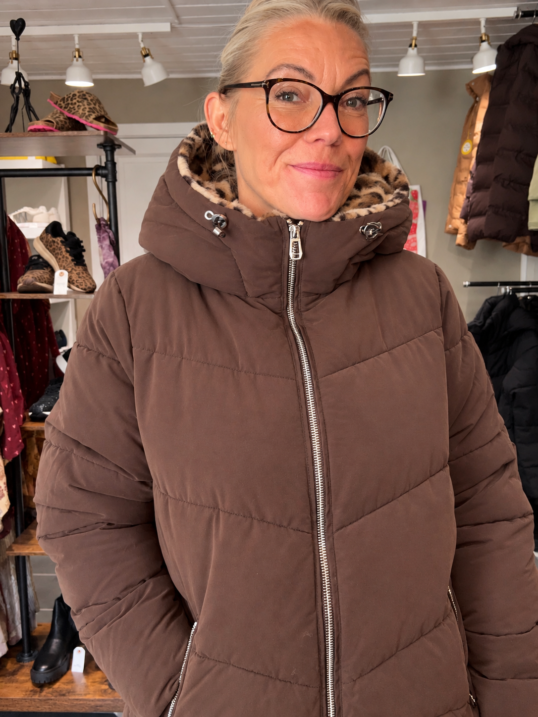 Street One vinterjakke med blødt leopardfor i hætten
