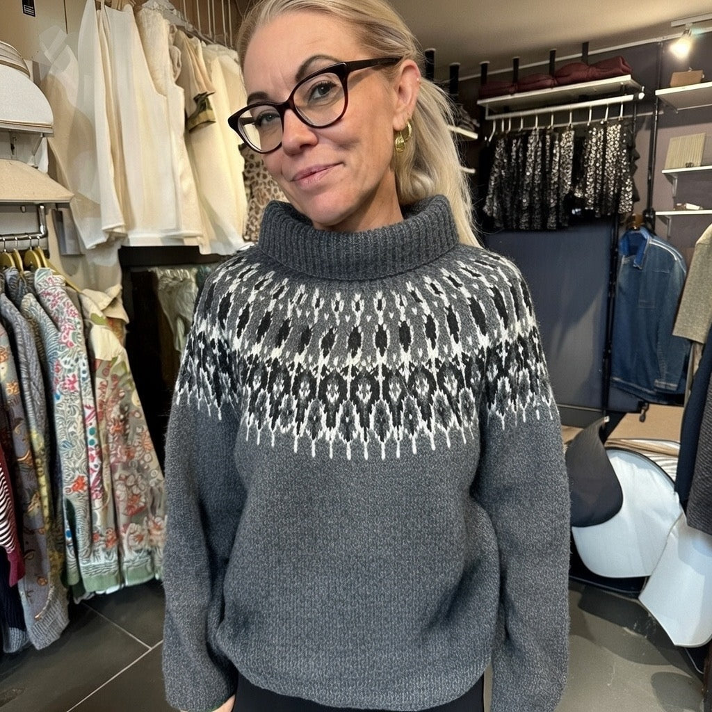Håndstrikket Uld Sweater med Rullekrave – Onesize | Balustrik