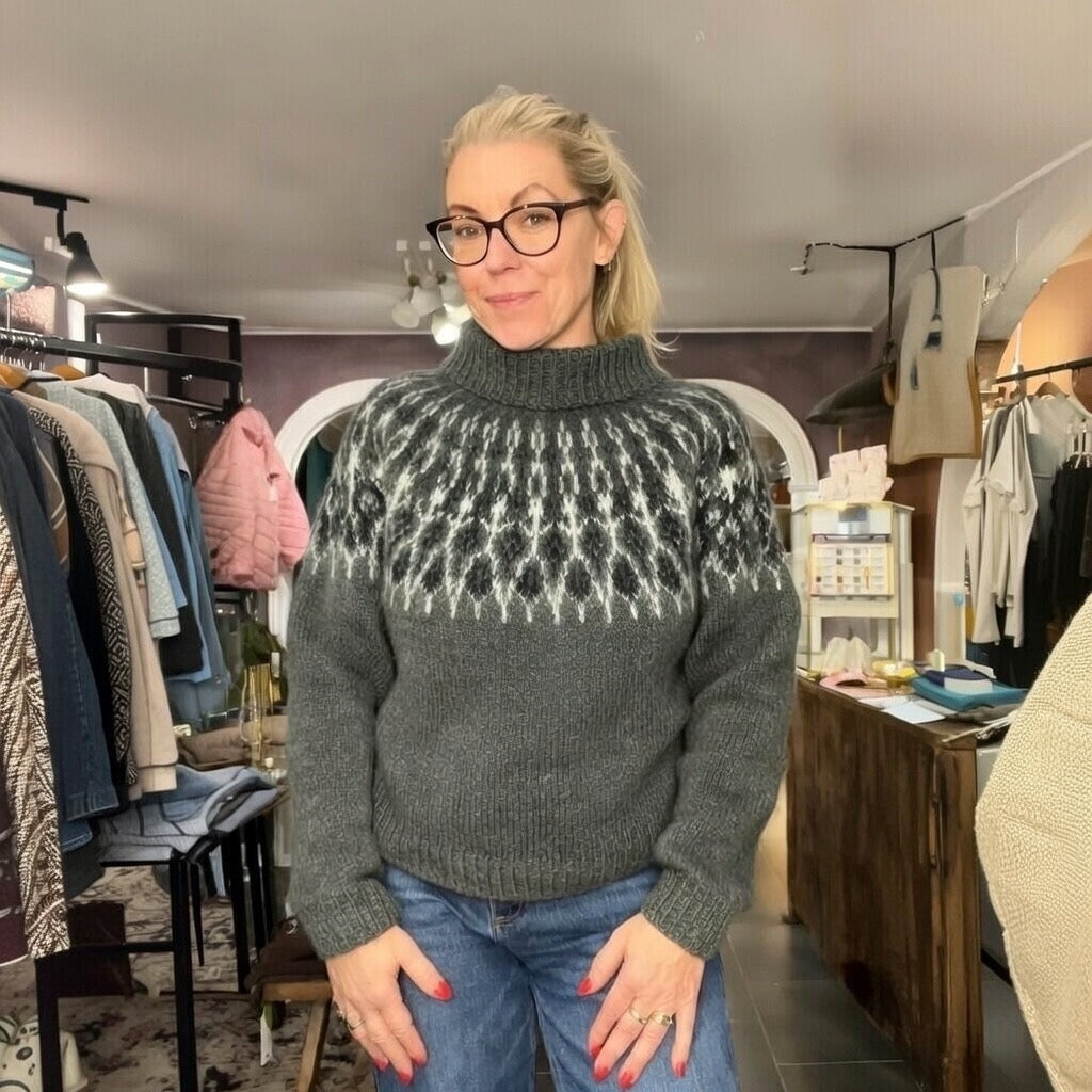 Håndstrikket Uld Sweater med Rullekrave – Onesize | Balustrik