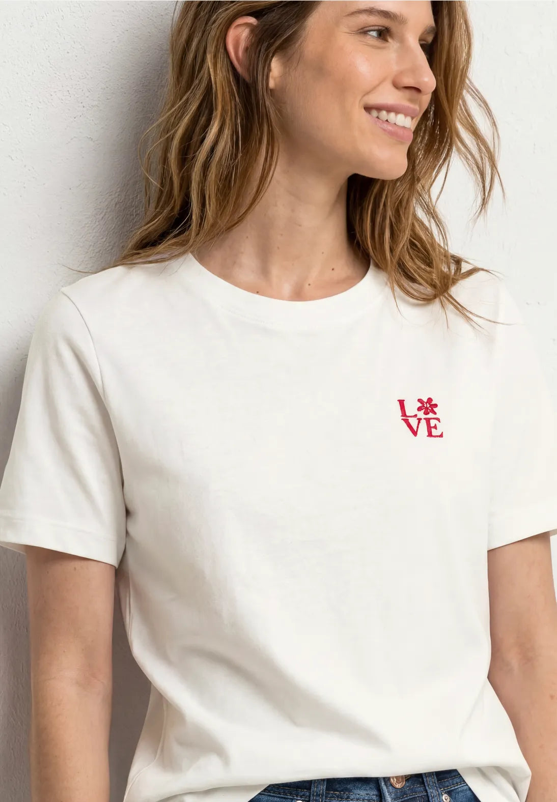 Sommer T-shirt med diskret print til dame